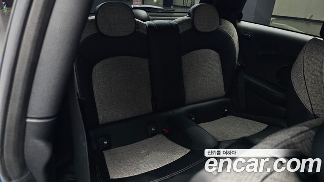 Mini Cooper 2022 — photo 18