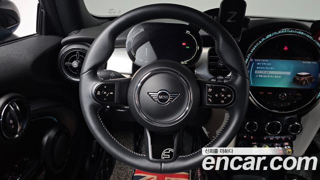 Mini Cooper 2022 — photo 19