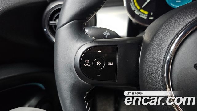 Mini Cooper 2022 — photo 28