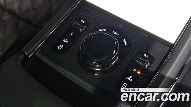Genesis G90 2025 — photo 33
