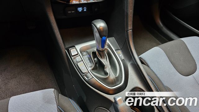 Hyundai Veloster 2020 — photo 9