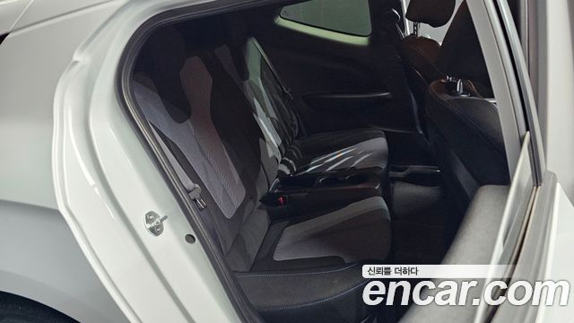 Hyundai Veloster 2020 — photo 11