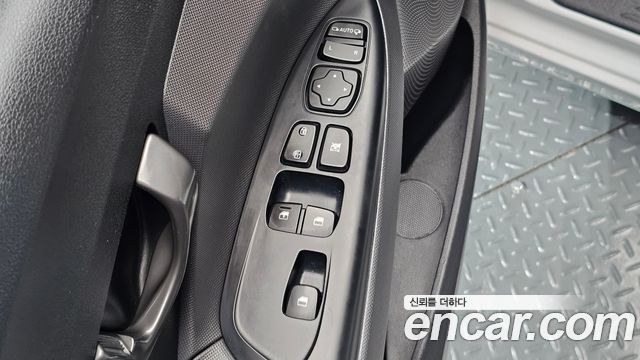 Hyundai Veloster 2020 — photo 16