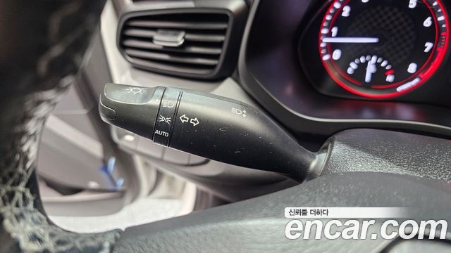 Hyundai Veloster 2020 — photo 17