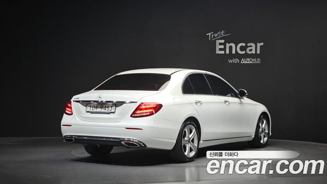 Mercedes-Benz E-Class 2018 — photo 2