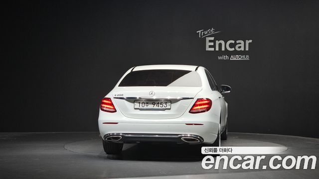 Mercedes-Benz E-Class 2018 — photo 4