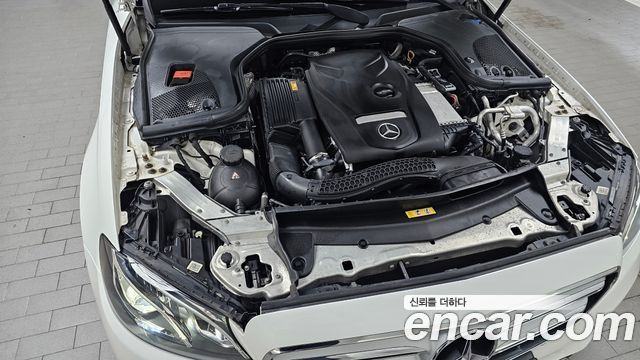 Mercedes-Benz E-Class 2018 — photo 6
