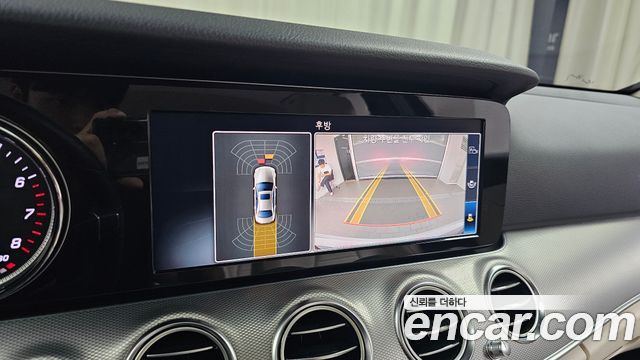 Mercedes-Benz E-Class 2018 — photo 20