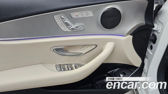 Mercedes-Benz E-Class 2018 — photo 25