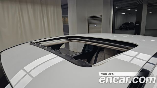 Mercedes-Benz E-Class 2018 — photo 26