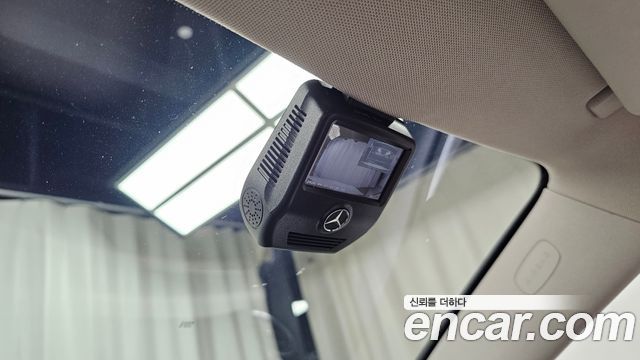 Mercedes-Benz E-Class 2018 — photo 30