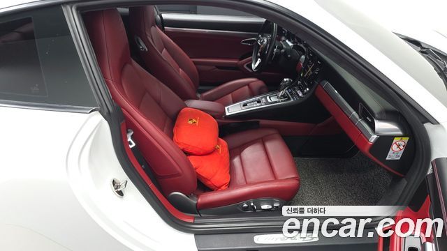 Porsche 911 2018 — photo 11