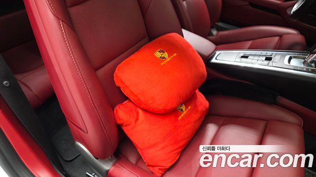 Porsche 911 2018 — photo 17