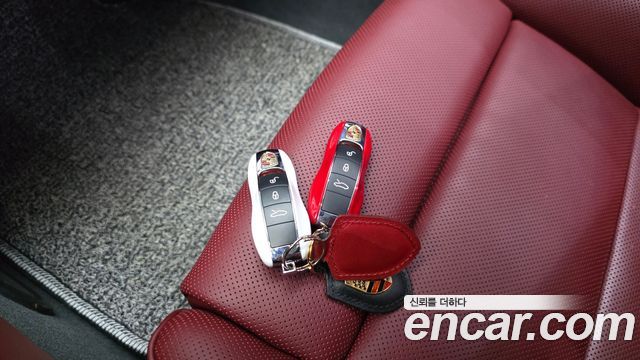 Porsche 911 2018 — photo 18