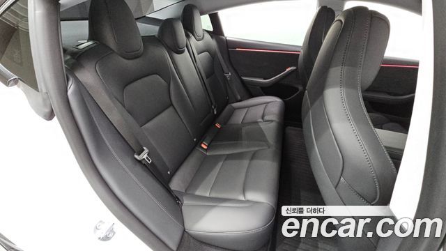 Tesla Model 3 2026 — photo 17