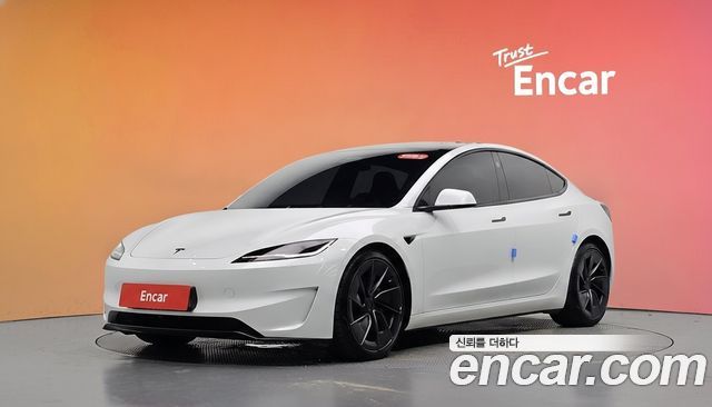 Tesla Model 3 2026 — photo 1