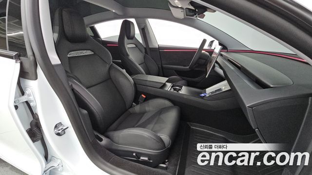 Tesla Model 3 2026 — photo 16