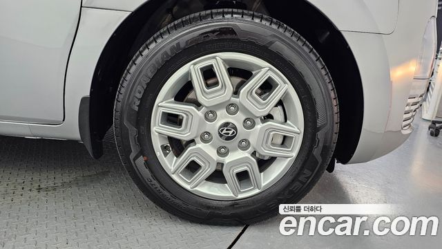 Hyundai Staria 2025 — photo 5