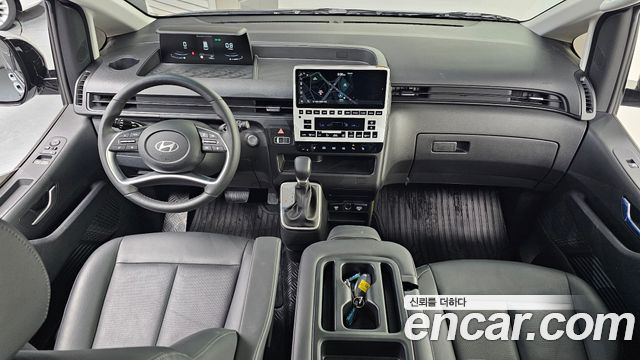 Hyundai Staria 2025 — photo 10