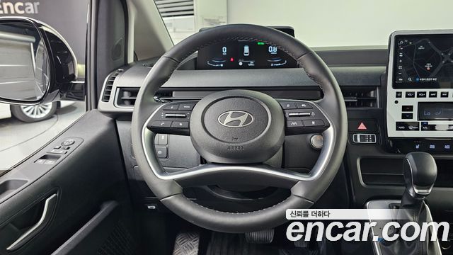 Hyundai Staria 2025 — photo 19