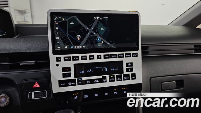 Hyundai Staria 2025 — photo 20