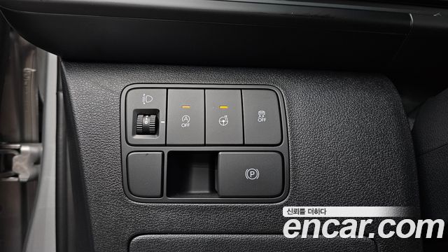 Hyundai Staria 2025 — photo 23