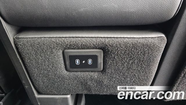 Hyundai Staria 2025 — photo 24