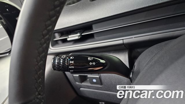 Hyundai Staria 2025 — photo 25