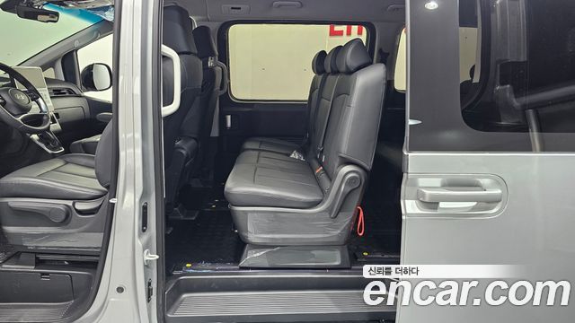 Hyundai Staria 2025 — photo 16