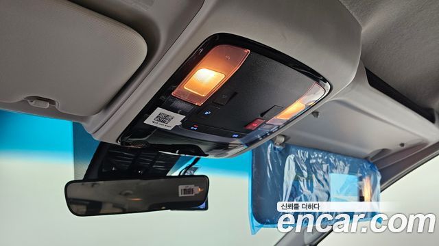 Hyundai Staria 2025 — photo 27