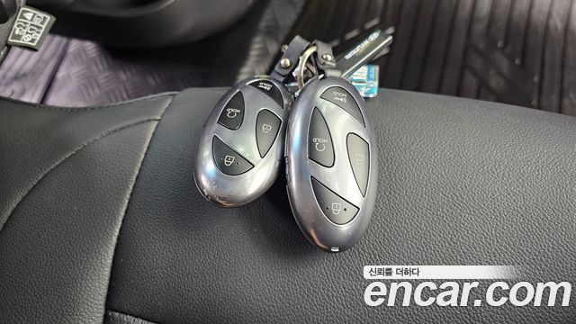 Hyundai Staria 2025 — photo 30