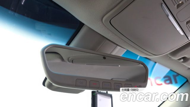 Genesis G90 2019 — photo 17