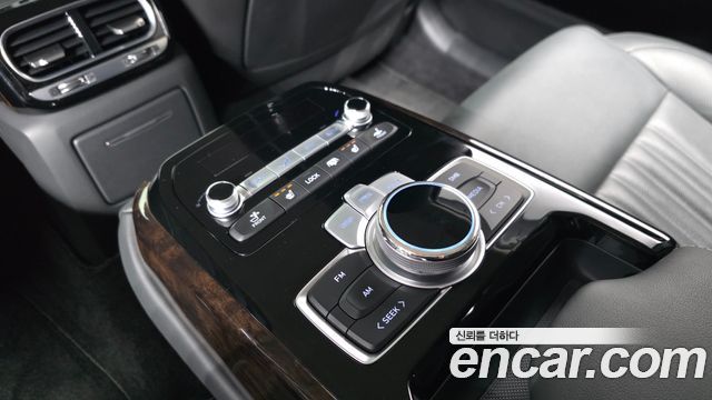 Genesis G90 2019 — photo 19