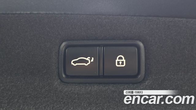 Genesis G90 2019 — photo 20
