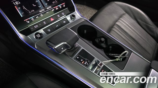 Audi A6 2022 — photo 12