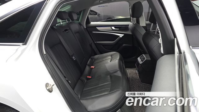Audi A6 2022 — photo 18