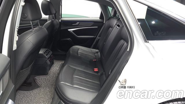 Audi A6 2022 — photo 16