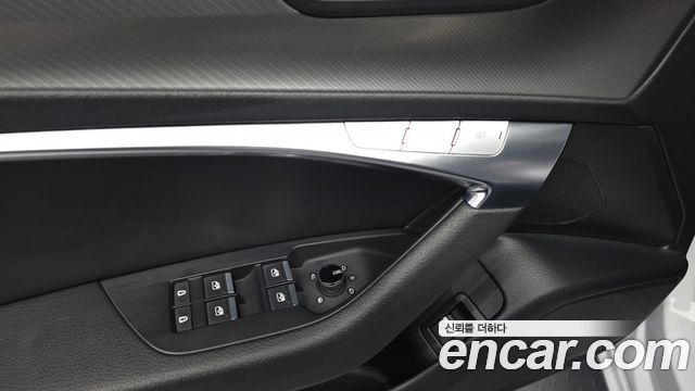 Audi A6 2022 — photo 31