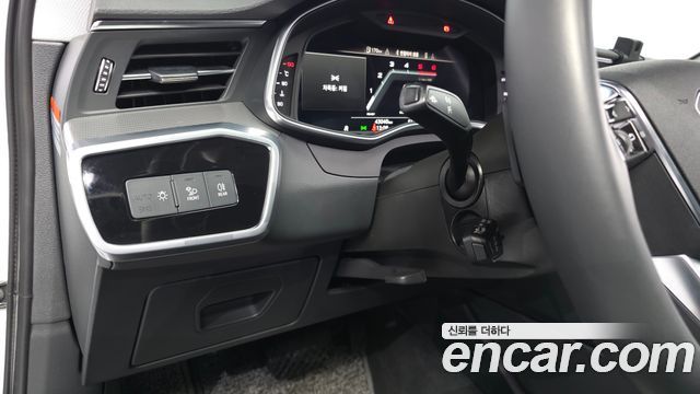 Audi A6 2022 — photo 32