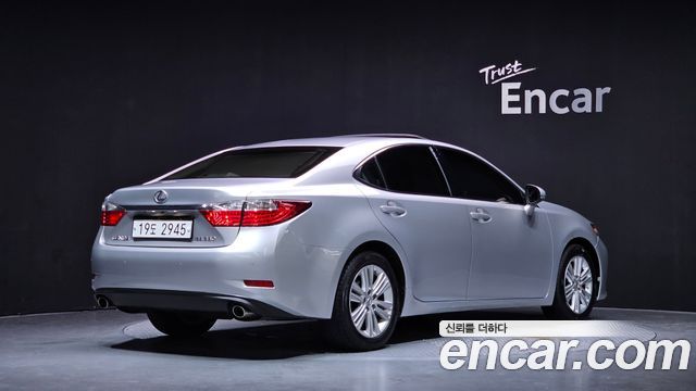 Lexus ES 2013 — photo 2