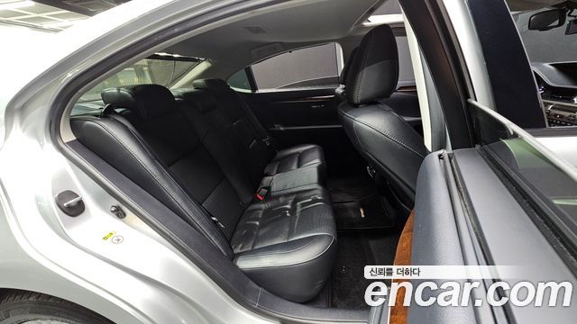 Lexus ES 2013 — photo 11