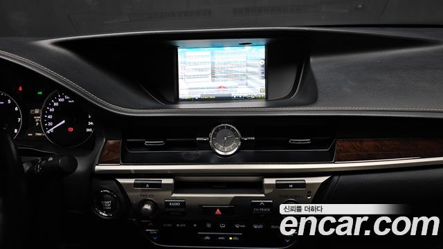 Lexus ES 2013 — photo 15