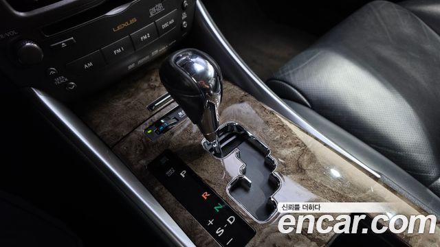 Lexus IS 2008 — photo 9