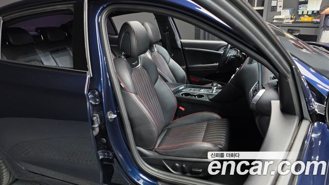 Genesis G70 2018 — photo 12
