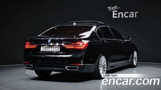 BMW 7-Series 2016 — photo 2