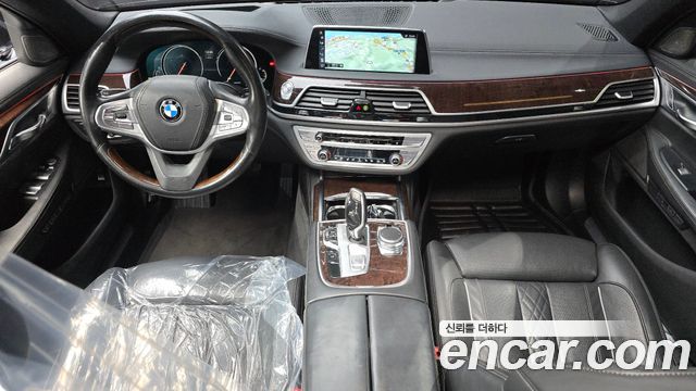 BMW 7-Series 2016 — photo 7