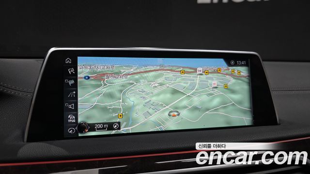 BMW 7-Series 2016 — photo 16