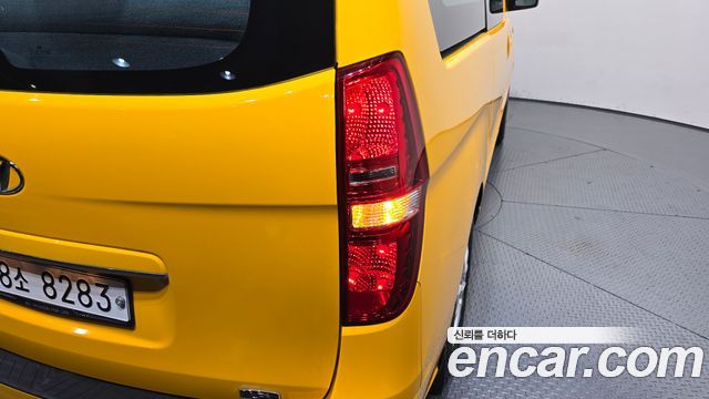 Hyundai Starex 2019 — photo 9