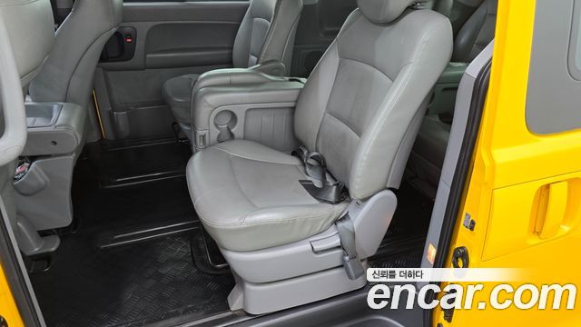Hyundai Starex 2019 — photo 16