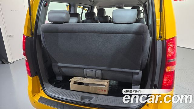 Hyundai Starex 2019 — photo 30